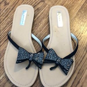 Inc bow flip flops
